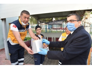 Çan Belediyesi 3 Boyutlu Maske Üreterek Sağlık Çalışanlarına Hediye Etti