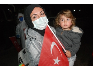 Hollanda’dan Gelen Minik Ömer Halis’in Karantina Süreci Başladı