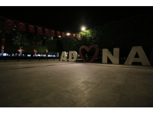 Sokağa Çıkma Kısıtlaması Geldi, Adana Sessizliğe Büründü