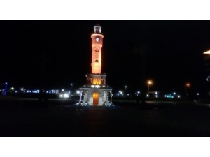 İzmir Sessizliğe Büründü