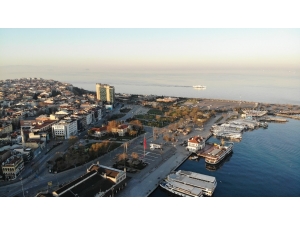 Sokağa Çıkma Kısıtlaması Sonrası Kadıköy Meydanı Boş Kaldı