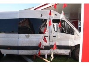 Bayrampaşa’da Çevik Kuvvet Personelini Taşıyan Servis Kaza Yaptı: 3 Yaralı