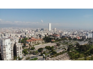 Mersin’de Cadde Ve Sokaklar Boşaldı