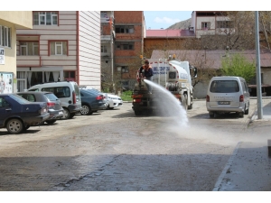 Oltu Belediyesi Temizlik Ekipleri Yasağı Fırsata Çevirdi