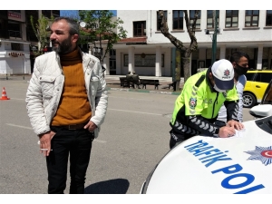 İkinci Sokağa Çıkma Cezasını Yedi, Tutanağı Yırtıp Yere Attı