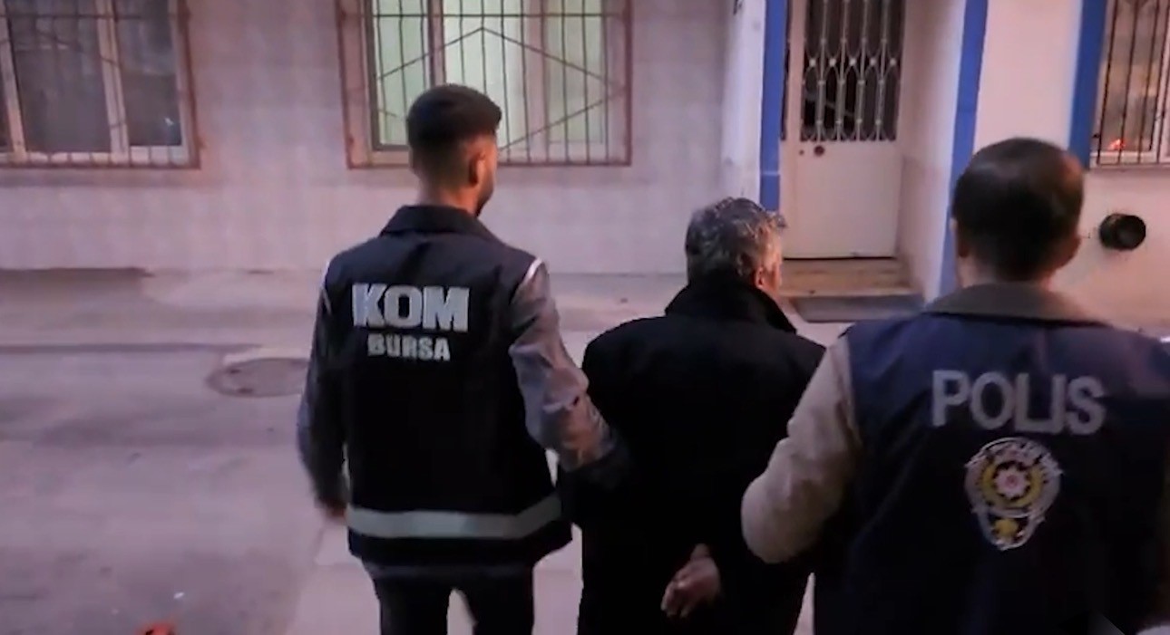 bursa-da-saglikcilari-ev-sahibi-yapma-vaadiyle-dolandiran-sahislara-dev-operasyon