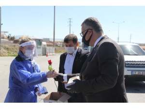 Ahlatcı’dan Sağlıkçı Ve Güvenlik Güçlerine Moral Ziyareti