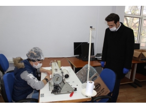 Kaymakam Açıkgöz, Pazaryerini Ziyaret Ederek Vatandaşa Maske Dağıttı