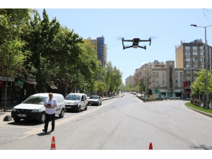 Polis, Boşalan Cadde Ve Sokakları Drone İle Denetlendi
