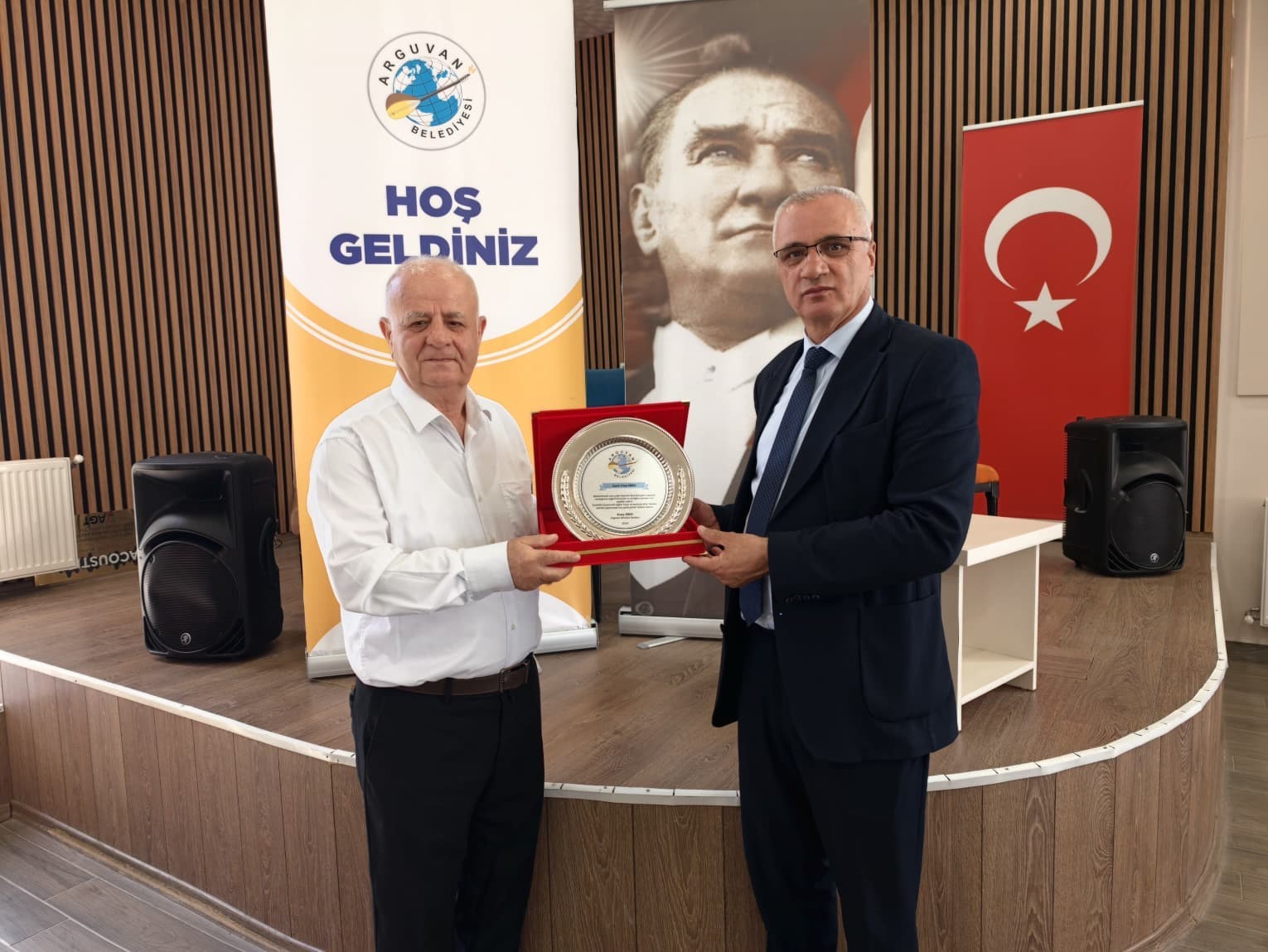 32-yillik-mesaisinin-ardindan-emekli-oldu