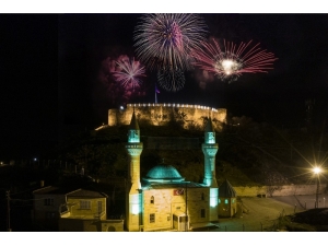 Nevşehir Kalesi Işıl Işıl