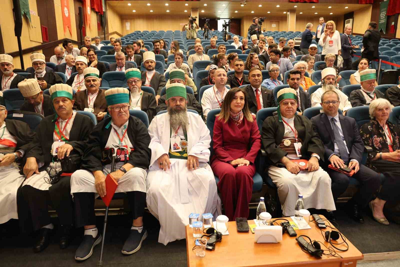 hacibektas-ta-bektasiligin-anadolu-dan-balkanlar-a-uzanan-yolculugu-ele-alindi