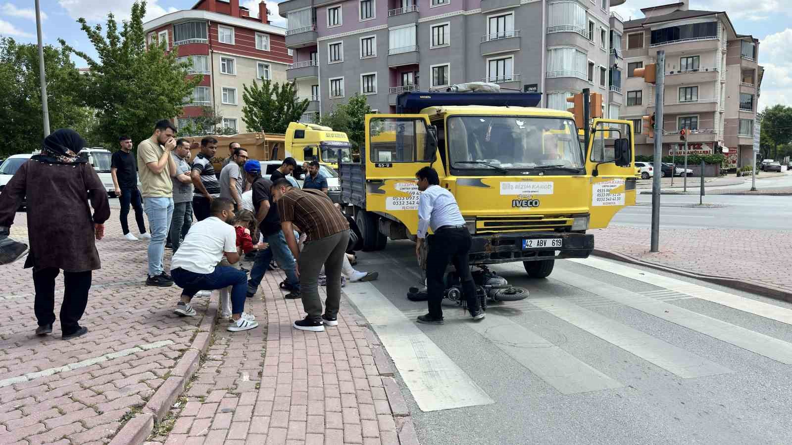 kamyonetin-altinda-kalan-elektrikli-bisiklette-can-pazari-3-u-cocuk-4-yarali