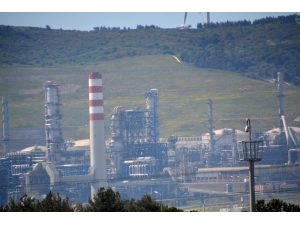 Vatandaşlar Sokağa Çıkmadı, Fabrikalarda Üretim Sürdü