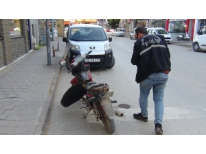 Hem Yasağı Deldi Hem Ehliyetsiz Çıktı