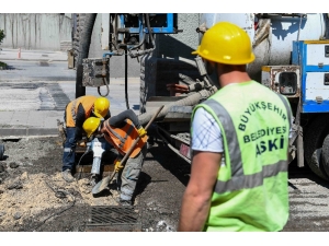 Aski Ekipleri Ulus’taki Eski Atık Su Hattını Yeniliyor