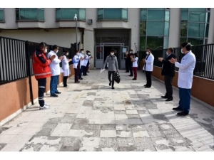 Şırnak’ta Korona Virüsü Yenen İkisi 70 Yaş Üstü Üç Hasta Alkışlarla Taburcu Edildi