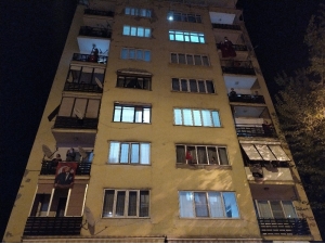 Gece Vakti Verilen Balkon Konseri Büyük İlgi Gördü