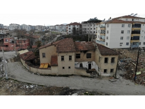 Kerpiç Konakta 90 Yıllık Tahıl Ambarları Ortaya Çıktı