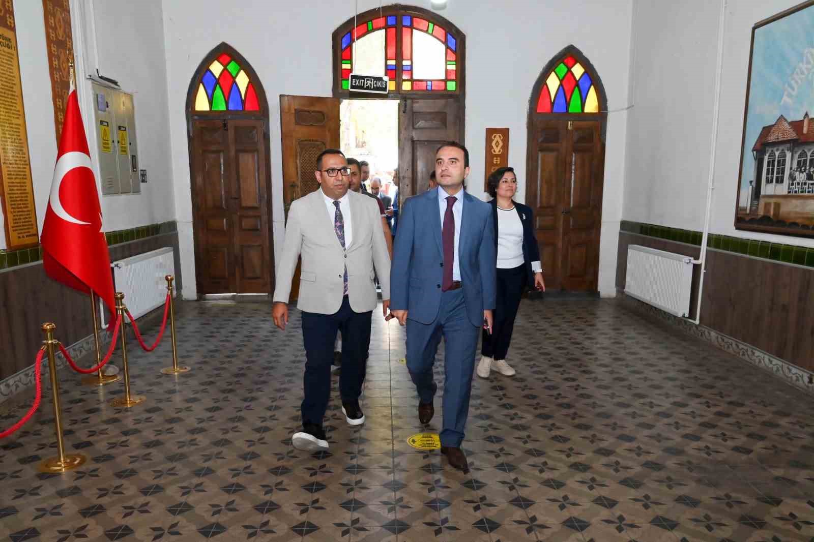 mentese-de-hayat-boyu-ogrenme-komisyonu-toplantisi