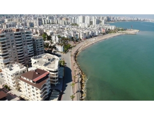 Mersin’de Cadde Ve Sokaklar Boş Kaldı