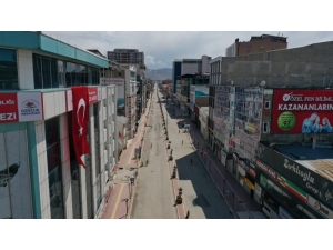 Sokağa Çıkma Kısıtlamasının İkinci Gününde De Caddeler Boş Kaldı