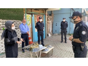 Korona Virüs Günlerinde Sağlık Çalışanları Ve Polislere Yemekli Destek