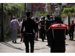 Sokağa Çıkan Vatandaşları Polis Ceza Yazıp Zorla Eve Soktu