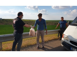 Şanlıurfa’da Yolda Kalan Sürücünün İmdadına Ekipler Yetişti