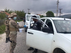 Sincik’te Vatandaşlara Maske Dağıtıldı