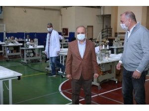 Vali Çakacak Maske Üretimi Hakkında Bilgi Aldı