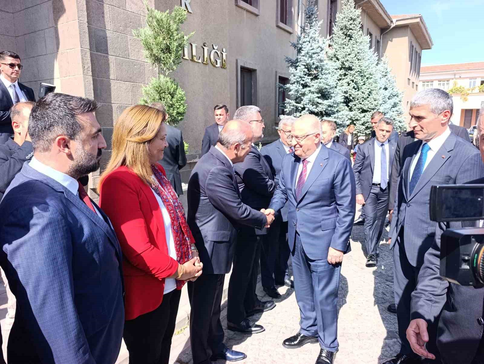 bakan-guler-afyonkarahisar-da