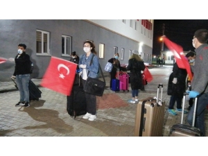 Kktc’den Getirilen 189 Türk Vatandaşı Yurda Yerleştirildi