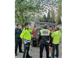 Sokağa Çıkma Kısıtlamasını Deldi, Alkollü Araç Kullanırken Polise Yakalandı