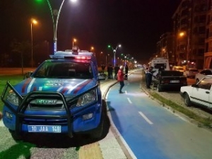 Balıkesir’de Yol Kontrolü Yapan Jandarma Ekiplerine Silahlı Saldırı