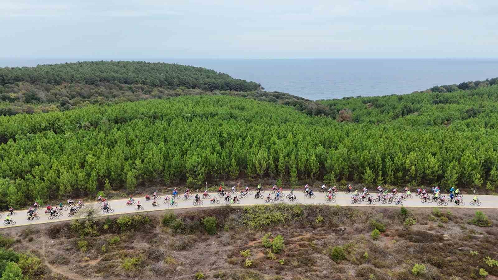 kandira-nin-90-kilometrelik-sahil-rotasinda-pedal-heyecani