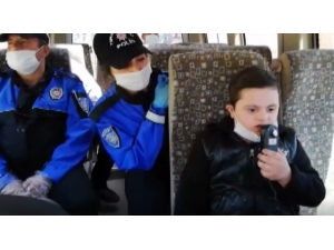 Evde Sıkılan Down Sendromlu Çocuğun İmdadına Polis Yetişti