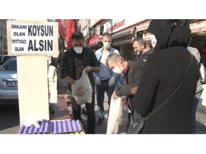 Fatih’te Yola Tezgah Açan İki Arkadaştan Anlamlı Uygulama