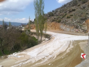 Karayolu Sondaj Suyundan Geçit Vermiyor