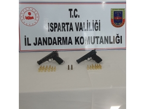 Şüpheli Araçta 2 Adet Ruhsatsız Silah İle Çok Sayıda Tabanca Fişeği Ele Geçirildi