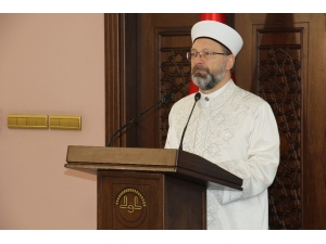 Diyanet İşleri Başkanı Erbaş: "Teravih Namazları Evlerde Ferdi Olarak Kılınacak"