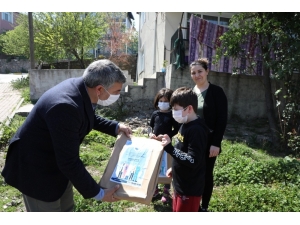 Başkan Şayir’den Sağlık Çalışanlarının Çocuklarına Erken 23 Nisan Sürprizi