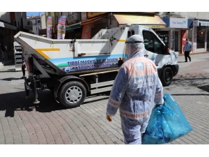 Büyükçekmece’de Maske Ve Eldivenler Bertaraf Ediliyor