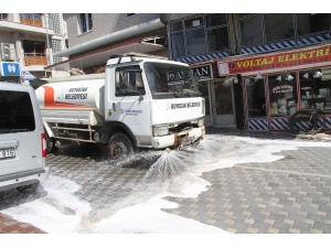 Kuyucak’ta Pazaryerleri Dezenfekte Ediliyor