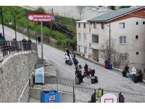 Trabzon’daki Yurtlarda 510 Kişi Karantinada Tutuluyor