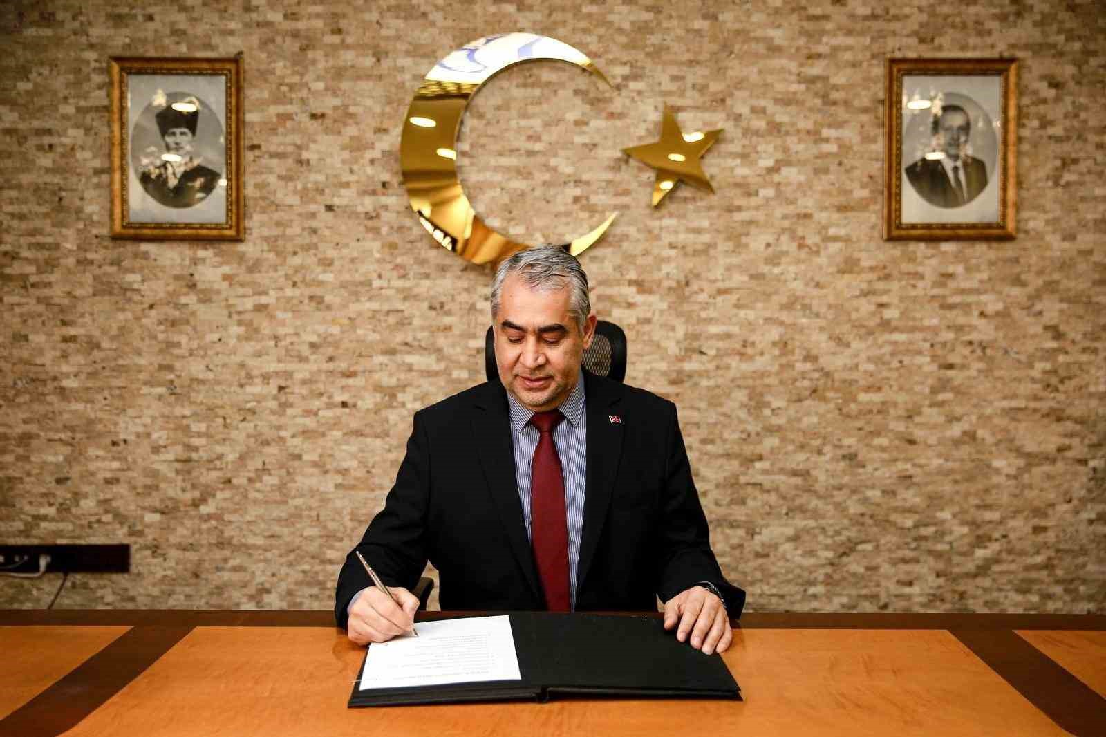 adu-rektoru-kent-adu-ailesine-katilan-tum-ogrencilerimizi-gonulden-tebrik-ediyorum