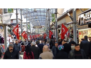 Bursa Kapalı Çarşı Kapılarını Açtı