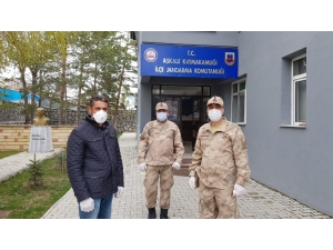 Erzurumlu Çiftçi ’Biz Bize Yeteriz’ Kampanyasına İneğini Bağışladı