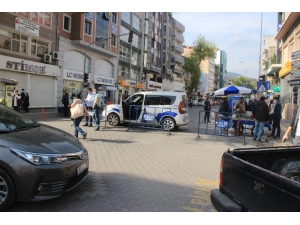 İnsan Yoğunluğu Artınca İlçe Merkezi Araç Girişlerine Kapatıldı