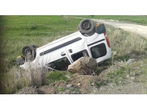 Otomobil Takla Attı 1 Yaralı